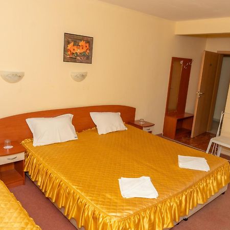 Family Hotel Mimosa Țarevo Exterior foto