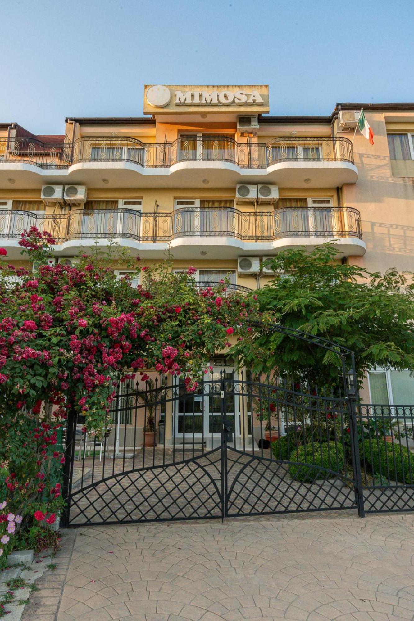 Family Hotel Mimosa Țarevo Exterior foto